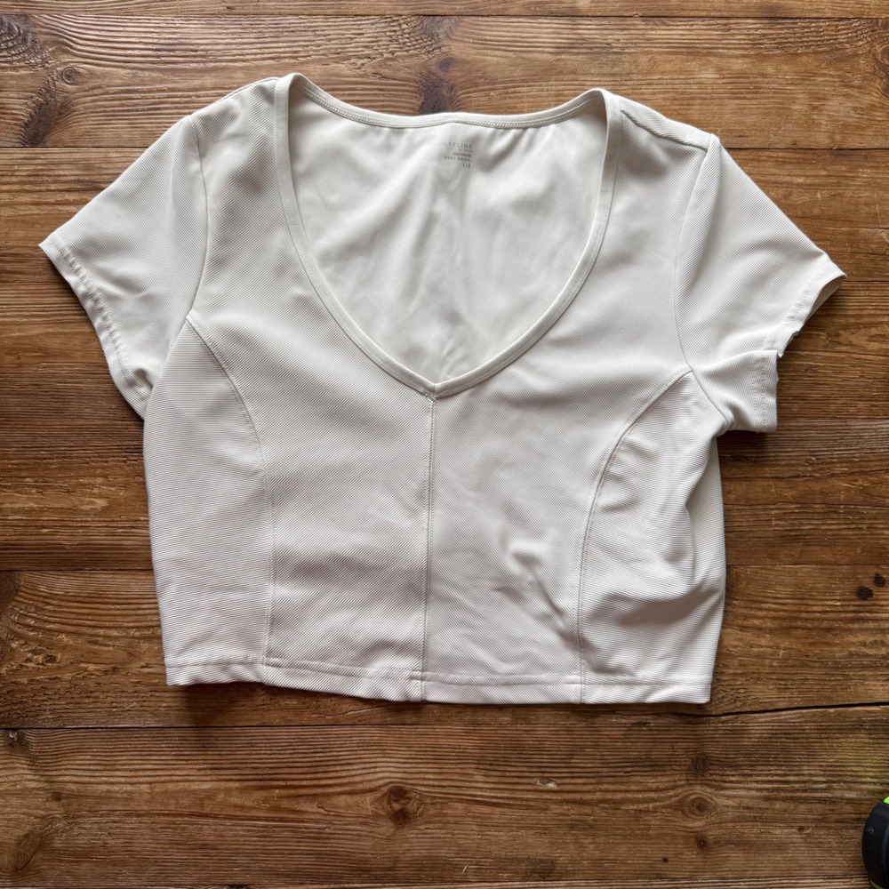 Offline by Aerie Goals Ribbed V-Neck Crop Top Cream Short Sleeve Large EUC